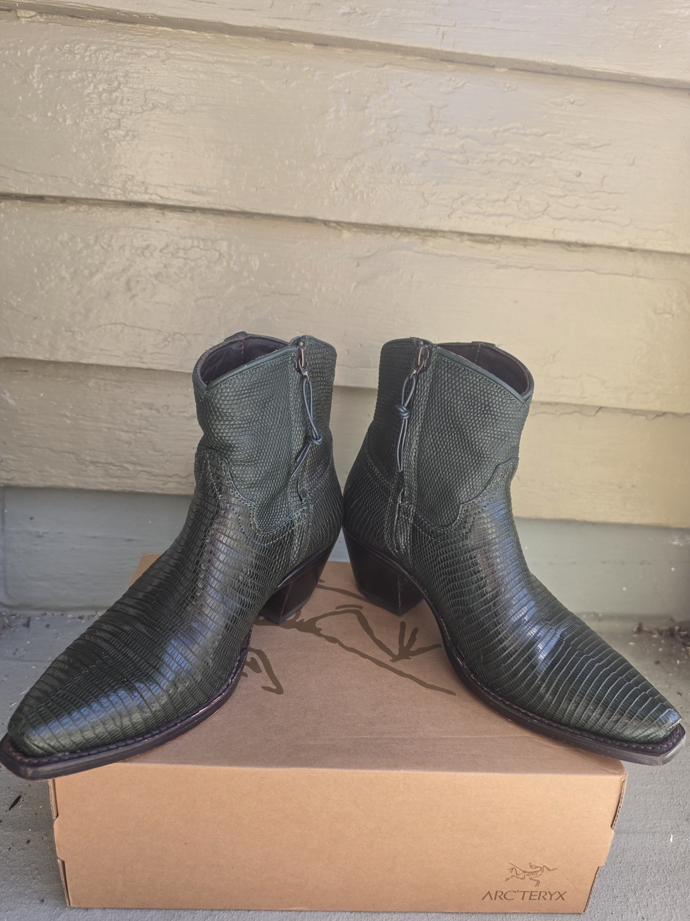 Rare Find! Tecovas "The Stevie" Lizard Booties in Emerald Green (Size 7 B)